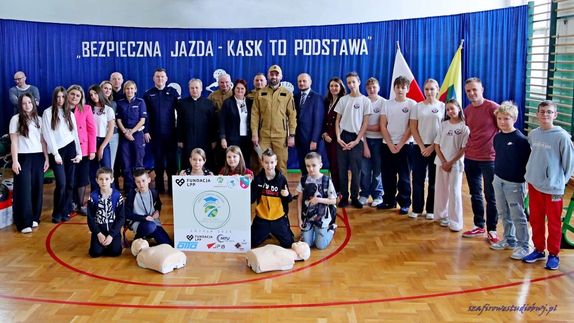 Na zdjęciu goście podczas uroczystego otwarcia mobilnego placu manewrowego.