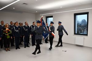 Na zdjęciu Poczet sztandarowy Komendy Miejskiej Policji w Rzeszowie oraz kadra kierownicza.