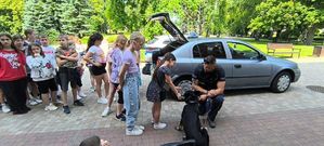 Zdjęcie ze spotkania dzielnicowego z uczniami SP nr 10 w Rzeszowie.