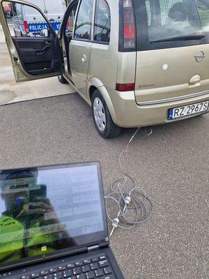 Na zdjęciu kontrolowany pojazd.