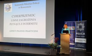 Na zdjęciu Zastępca Dyrektora Wydziału Edukacji  Aneta Przełożny.