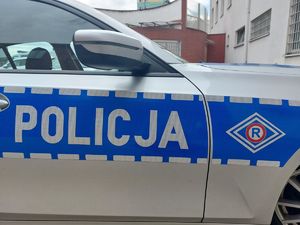 Na zdjeciu policyjny radiowóz.