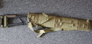 Na zdjeciu replika broni.