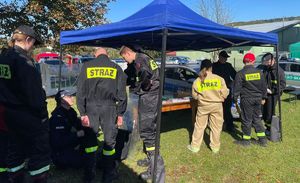 Na zdjęciu policyjne stoisko profilaktyczne podczas 5. Podkarpackich Zawodów Pierwszej Pomocy MDP w Harcie.