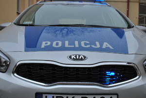 Na zdjeciu policyjny radiowóz.