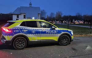 Na zdjęciu policyjne działania obchodów  Wszystkich Świętych.