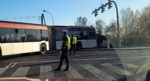 Na zdjęciu policyjne działania obchodów  Wszystkich Świętych.