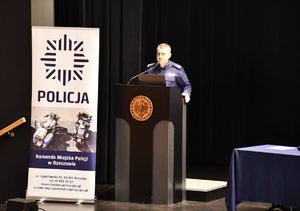 Ba zdjęciu Komendant Miejski Policji w Rzeszowie mł.insp. Marek Pietrykowski.