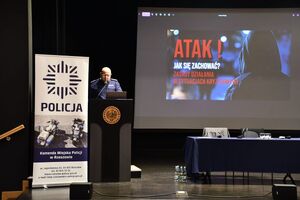 Zdjęcie z debaty spoecznej.