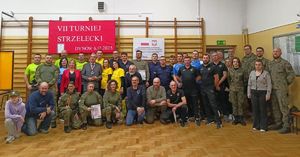Na zdjęciu uczestnicy VII edycji Turnieju Strzeleckiego o Puchar Starosty Rzeszowskiego.
