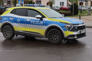 Na zdjęciu policyjny radiowóz.