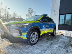 Na zdjęciu radiowóz Toyota Corolla Cross.