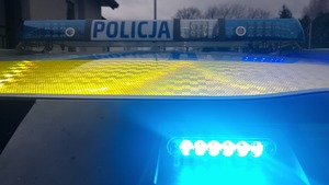 Na zdjęciu belka policyjnego radiowozu.