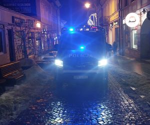 Na zdjęciu policyjny radiowóz.