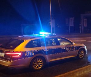 Na zdjeciu policyjny radiowóz.