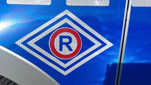 Na zdjęciu emblemat policyjny ruchu drogowego.