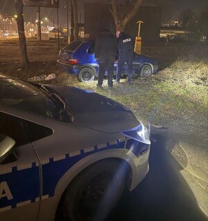 Policjanci i pracownicy socjalni w trakcie działań "Ogólnopolskie liczenie osób bezdomnych".