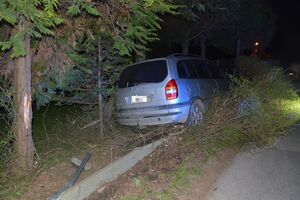 Na zdjeciu  pojazd marki Opel.