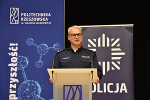 Na zdjęciu I Zastępca Komendanta Miejskiego Policji w Rzeszowie mł. insp. Rafał Dryś.