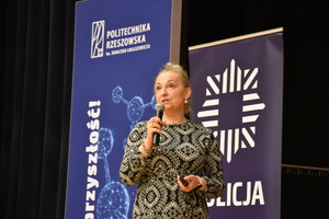Na zdjęciu podinsp. Iwona Adamczyk, Kierownik Sekcji Psychologów Komendy Wojewódzkiej Policji w Rzeszowie.