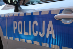 Na zdjeciu policyjny radiowóz.