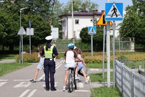 Policjanci egzaminowali uczniów z SP nr 6 w Rzeszowie na kartę rowerową.