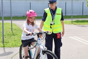 Policjanci egzaminowali uczniów z SP nr 6 w Rzeszowie na kartę rowerową.