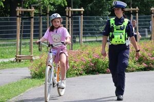 Policjanci egzaminowali uczniów z SP nr 6 w Rzeszowie na kartę rowerową.