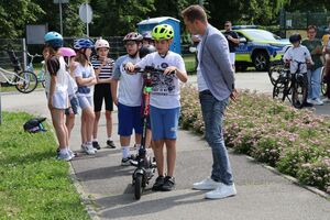 Policjanci egzaminowali uczniów z SP nr 6 w Rzeszowie na kartę rowerową.