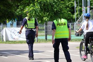 Policjanci egzaminowali uczniów z SP nr 6 w Rzeszowie na kartę rowerową.