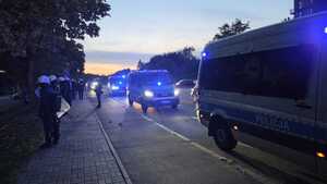 Zdjęcie przedstawia zabezpieczenie meczu Resovii Rzeszów z Sandecją Nowy Sacz