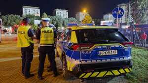 Zdjęcie przedstawia zabezpieczenie meczu Resovii Rzeszów z Sandecją Nowy Sacz