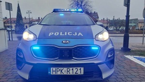 Zdjęcie przedstawia radiowóz policyjny